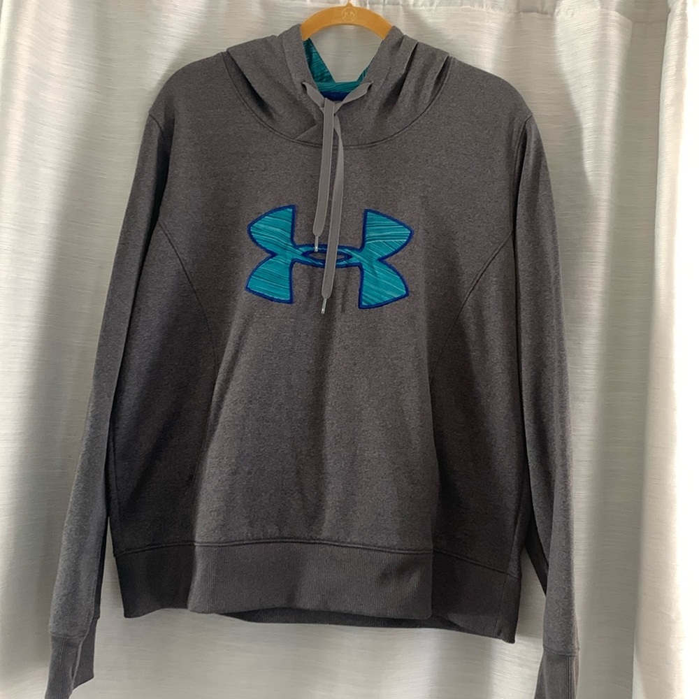 Under Armour size XL sweatshirt